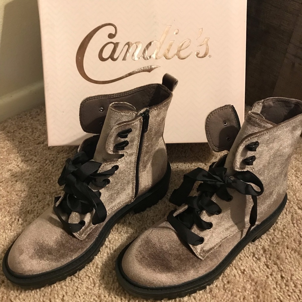 Candie’s Velvet Combat Boot size 8